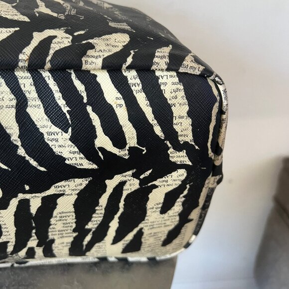 $300 Y2K L.A.M.B BY GWEN STEFANI NEWSPAPER ANIMAL PRINT TOTE LARGE - Picture 8 of 14
